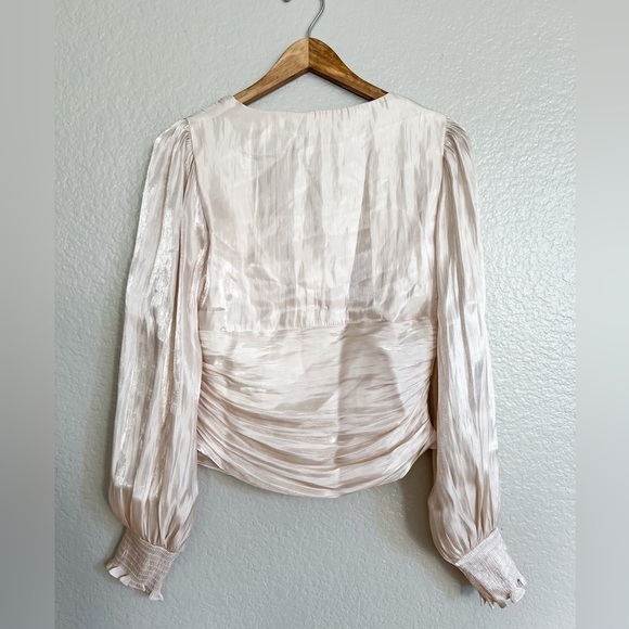 NWOT Stunning Option Ivory Balloon Sleeve Ruched Top - Picture 3 of 7